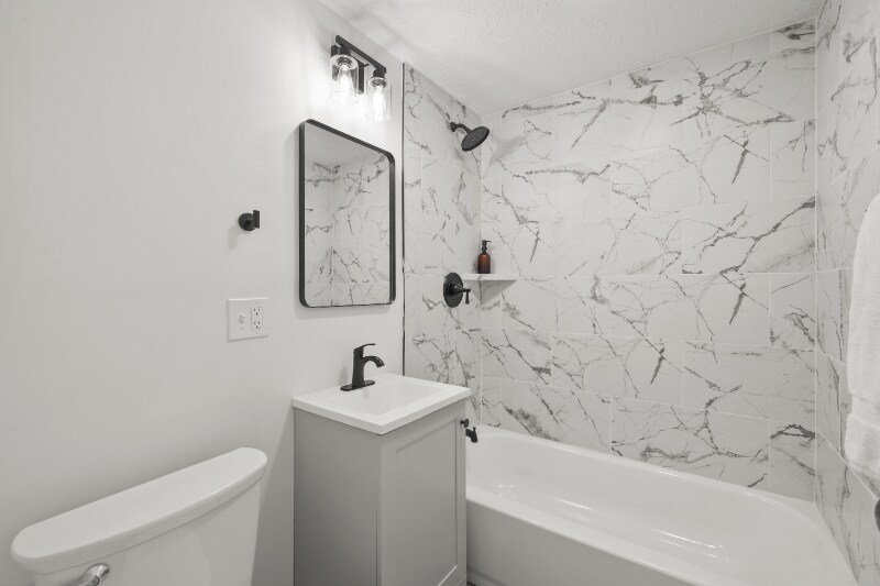 Building Photo - 5332 Highland Ave