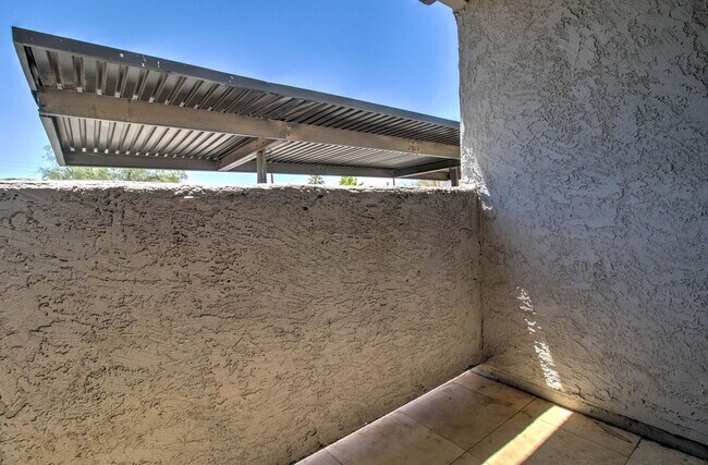 Building Photo - 4410 N Longview Ave
