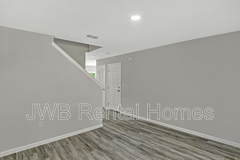 Building Photo - 8120 Mariner St