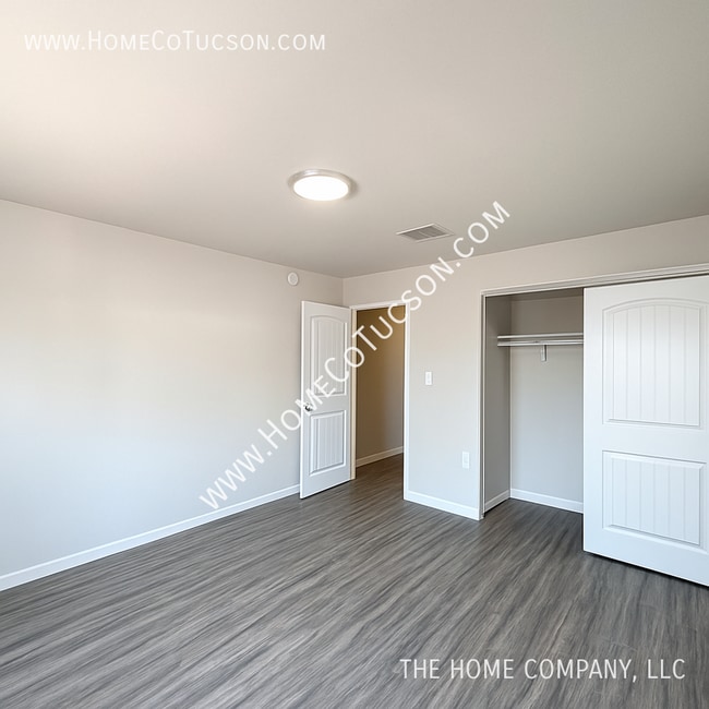 Building Photo - 1104 W Ontario St
