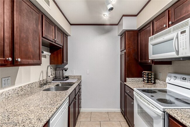 Building Photo - 650 Oakmont Ave