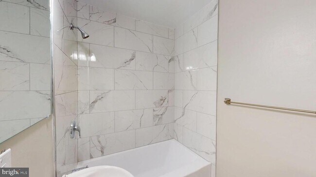 Building Photo - 564 Wilson Bridge Dr