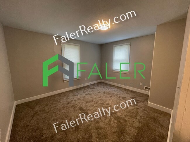 Building Photo - Beautiful South Park Home