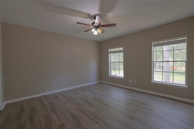 Building Photo - 15918 Pinyon Creek Dr