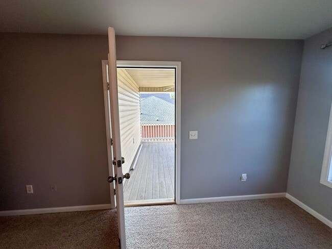 Building Photo - Available NOW -104 Planters Court