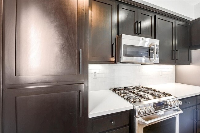 Building Photo - LUXURY TOWNHOME IN SUNNYVALE | 2014 BUILD
