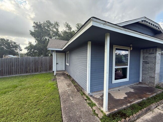 Building Photo - 6534 Lodgepole Rd