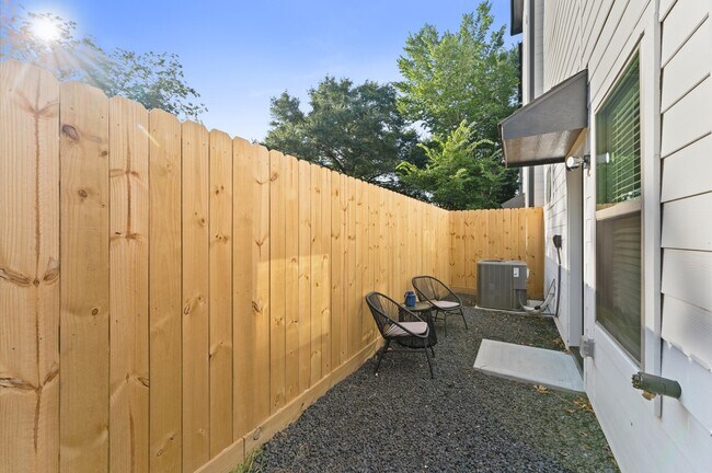Building Photo - 808 Curtin St