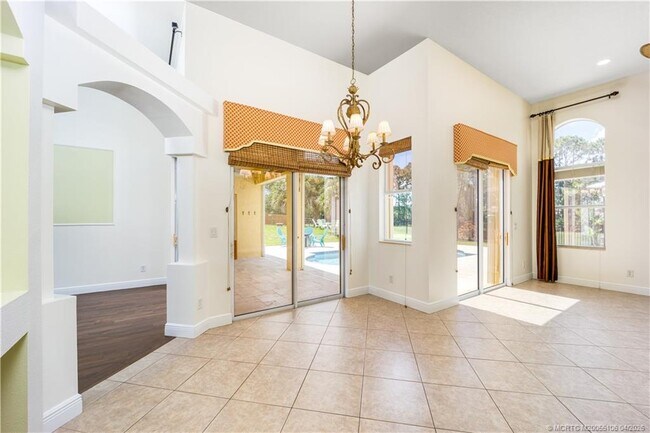 Building Photo - 5936 NW Brenda Cir