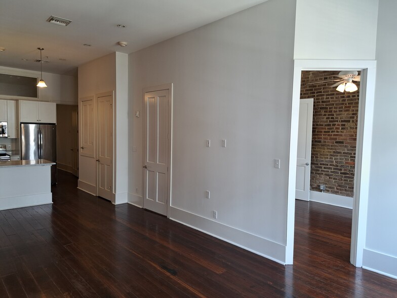 Building Photo - 206 Decatur St