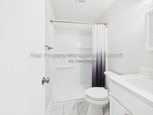 Building Photo - 1336 Hunters Rd