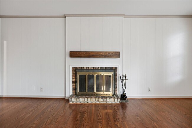 Building Photo - 717 Goodpasture Terrace