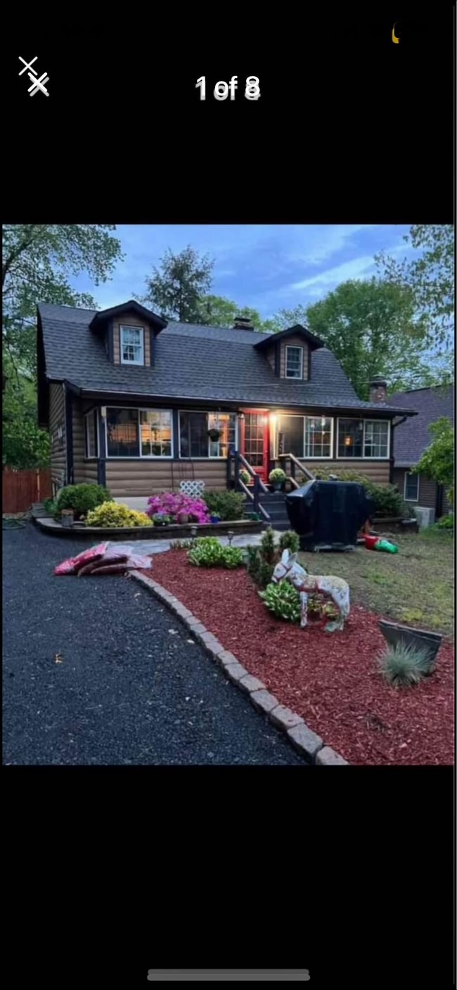 Building Photo - 6 Woodside St