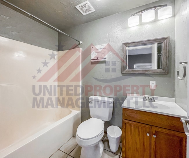 Building Photo - Spacious Home on ½ Acre Just South of Town...