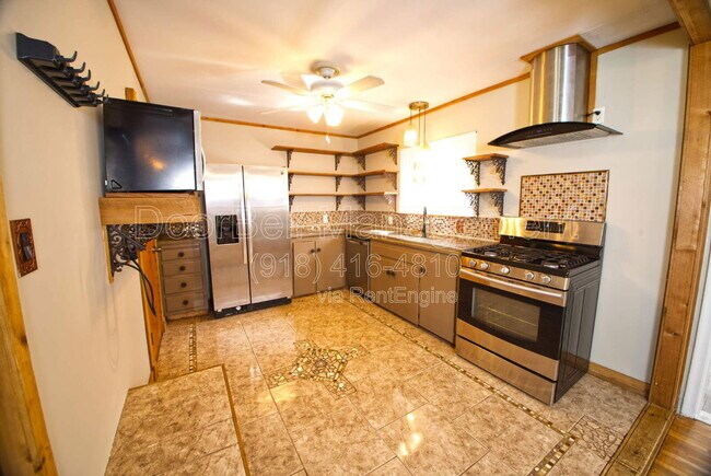 Building Photo - 2713 S Norwood Ave