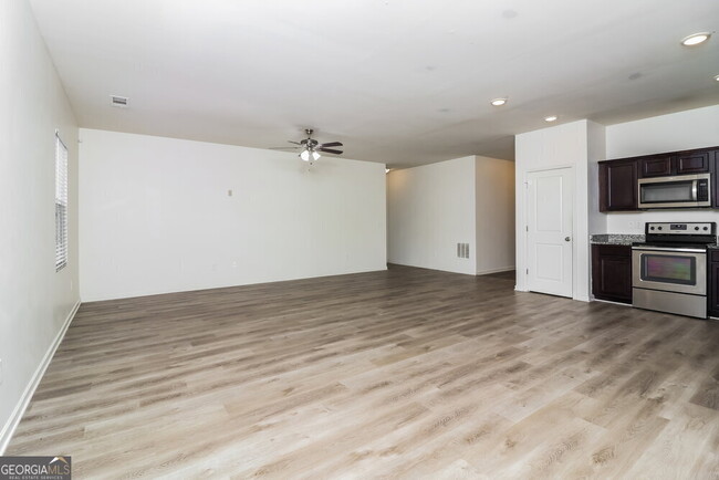 Building Photo - 7261 Lacey Dr