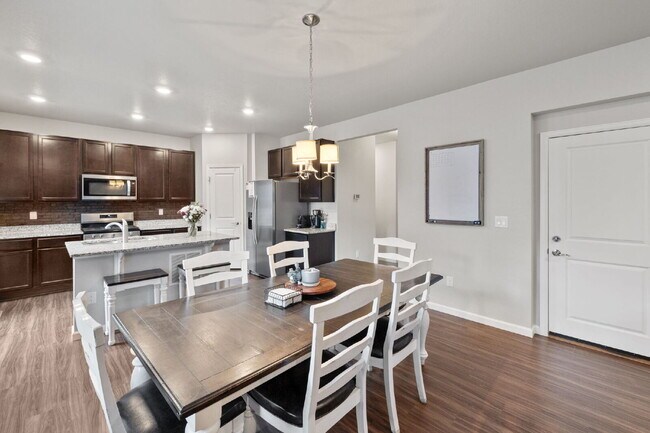 Building Photo - Beautiful 4-Bedroom Home on Blue Lunar Lan...