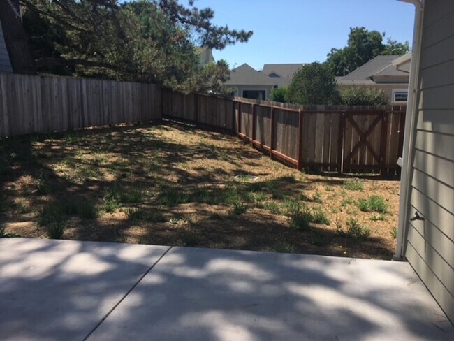 Building Photo - 715 Bodega Ave