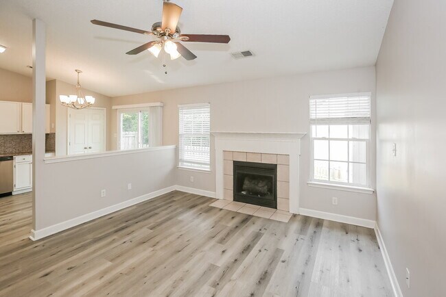 Building Photo - 2852 Longspur Dr