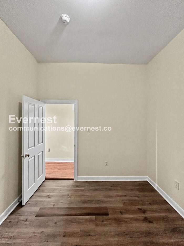 Building Photo - 1815 W Grace St