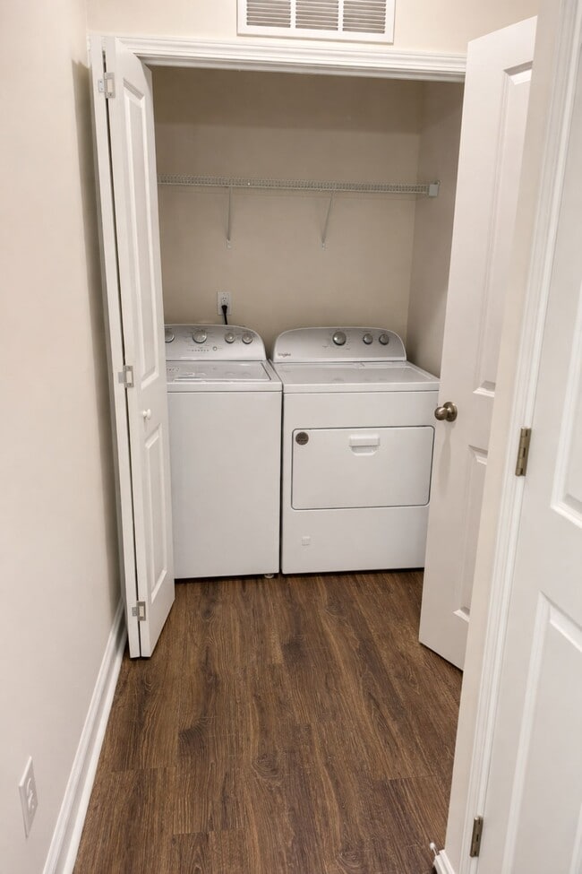 Building Photo - 7870 Iron Rd