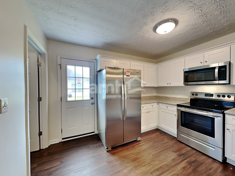 Building Photo - 816 Carlton Pointe Terrace