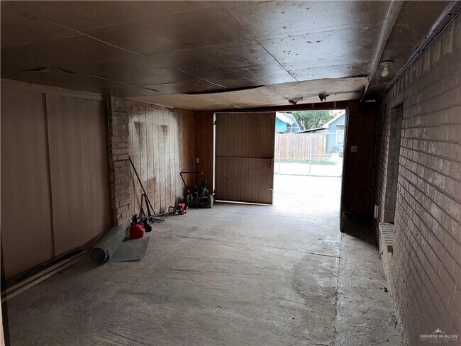 Building Photo - 204 Ramon Private Rd