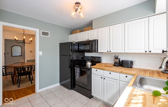 Building Photo - 2603 Dell Zell Dr