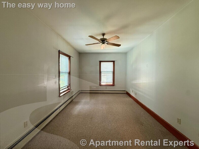 Building Photo - 25 Putnam St