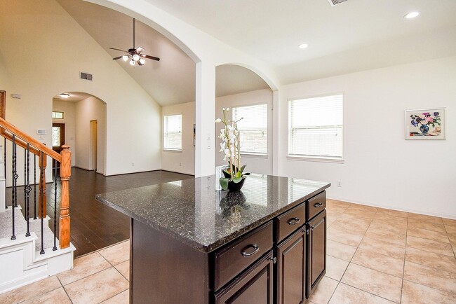 Building Photo - 6410 Papaya Bend Dr