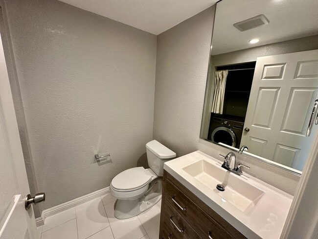 Building Photo - REQUEST A SHOWING AT MossglenProperties .c...