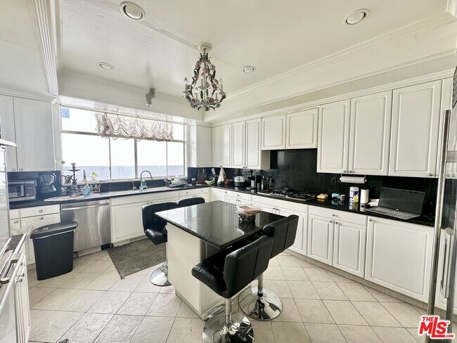 Building Photo - 1132 S Shenandoah St