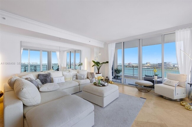 Building Photo - 848 Brickell Key Dr