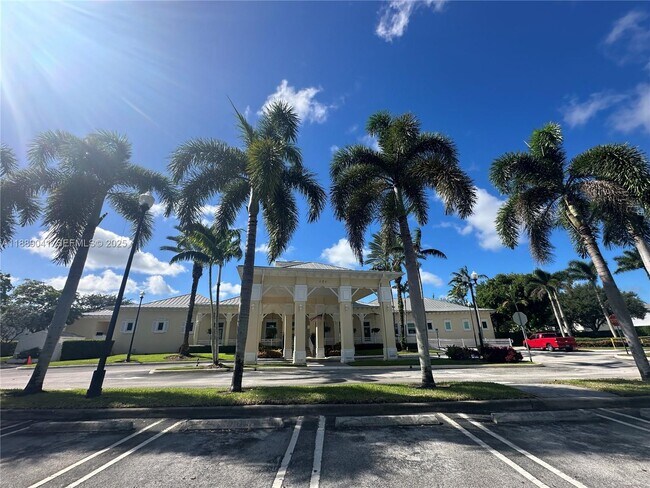 Building Photo - 2731 NE 3rd Dr