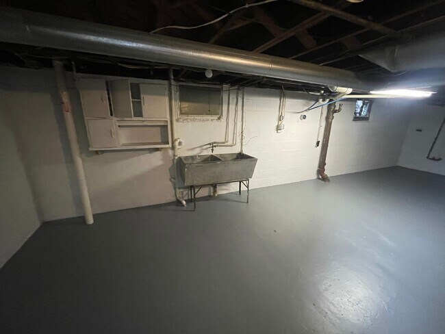 Building Photo - 1 Bedroom House Near Columbian Park - AVAILABLE IN MAY