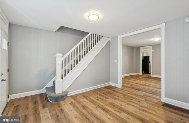 Building Photo - 30 N Abington Ave