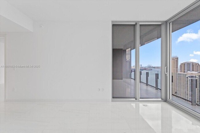 Building Photo - 300 Biscayne Blvd Way