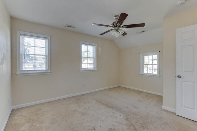 Building Photo - 2 Alden Ave