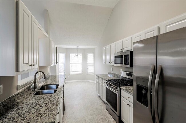 Building Photo - 2323 Heatherton Cir