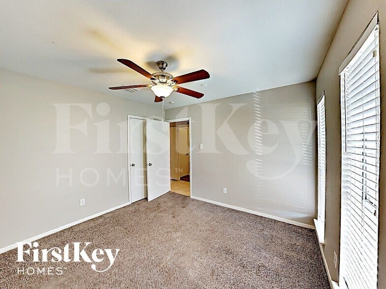 Building Photo - 6610 Rowell Ct