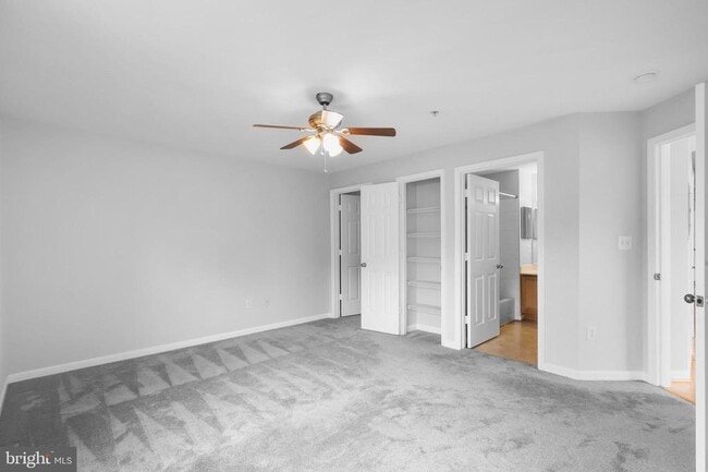 Building Photo - 511 Constellation Square SE