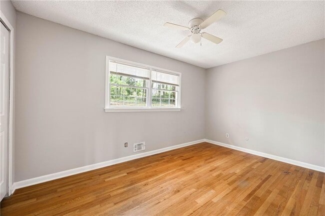 Building Photo - 86 Pioneer Trail