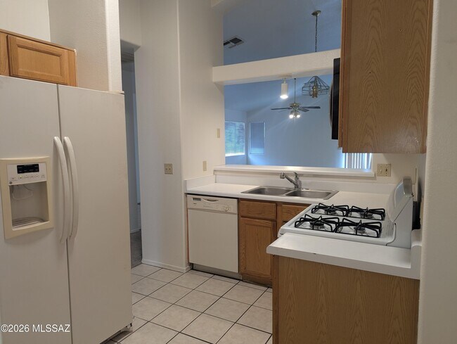 Building Photo - 7835 S Lennox Ln