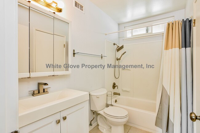 Building Photo - Spacious Anaheim Townhome Near Anaheim Coves with Community Pool & Clubhouse
