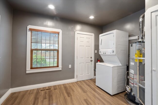 Building Photo - 2672 77th Ave