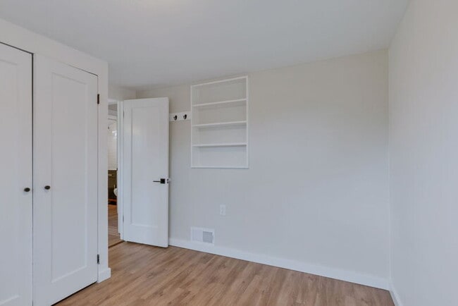 Building Photo - 134 S Quitman St