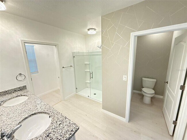 Building Photo - 2731 House Finch Rd