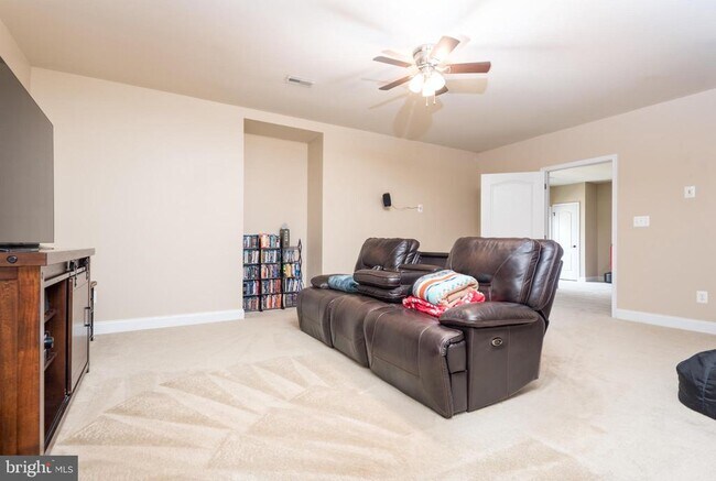Building Photo - 5737 Waterloo Bridge Cir