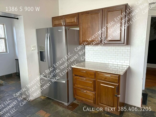 Building Photo - 1386 S 900 W