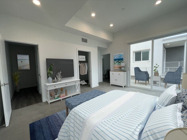 Building Photo - State of the Art, 2 bed 2.5 bath Luxury Condo in Ventura!